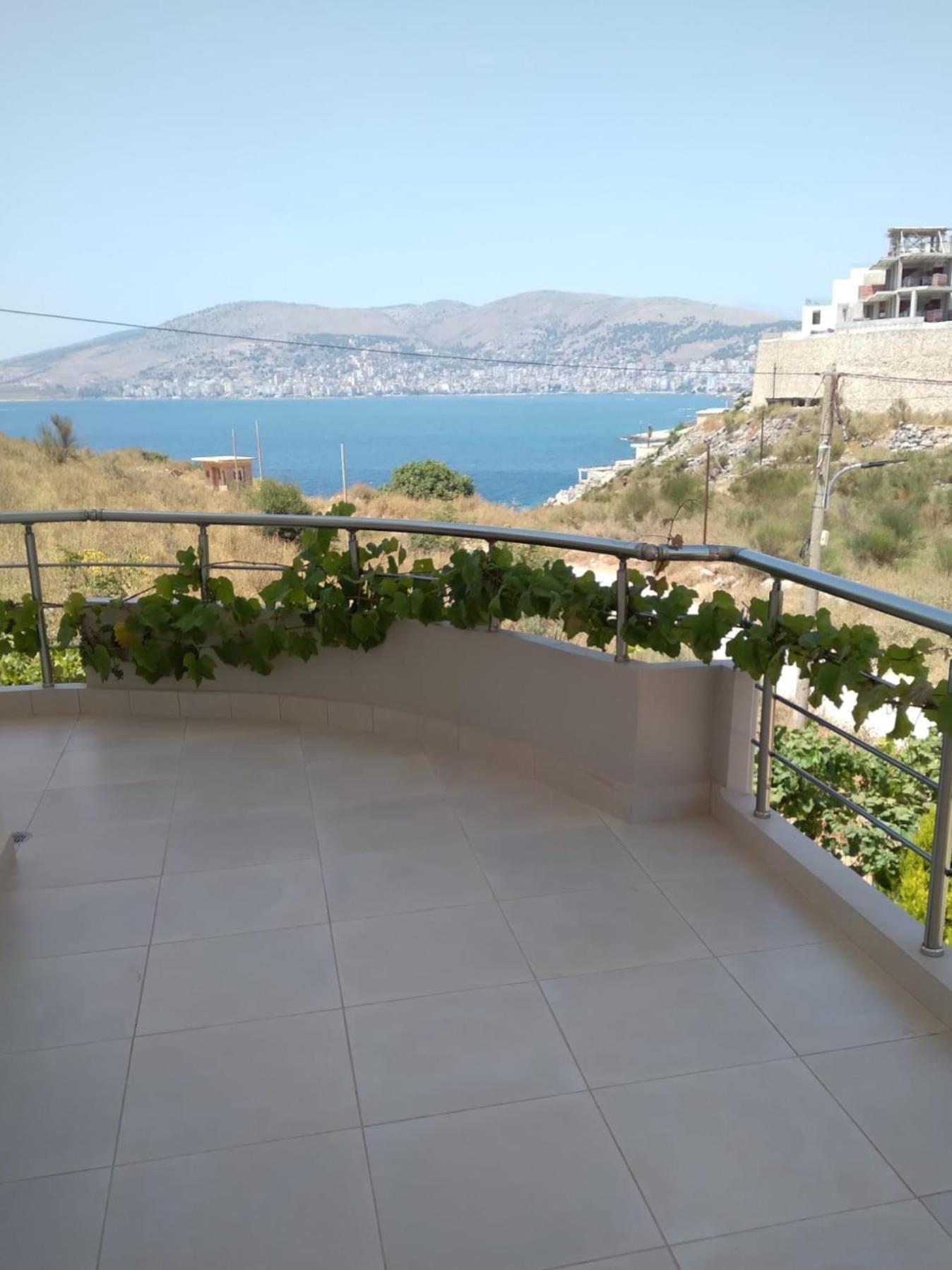 Blue Mare Apartments Sarandë Exteriör bild
